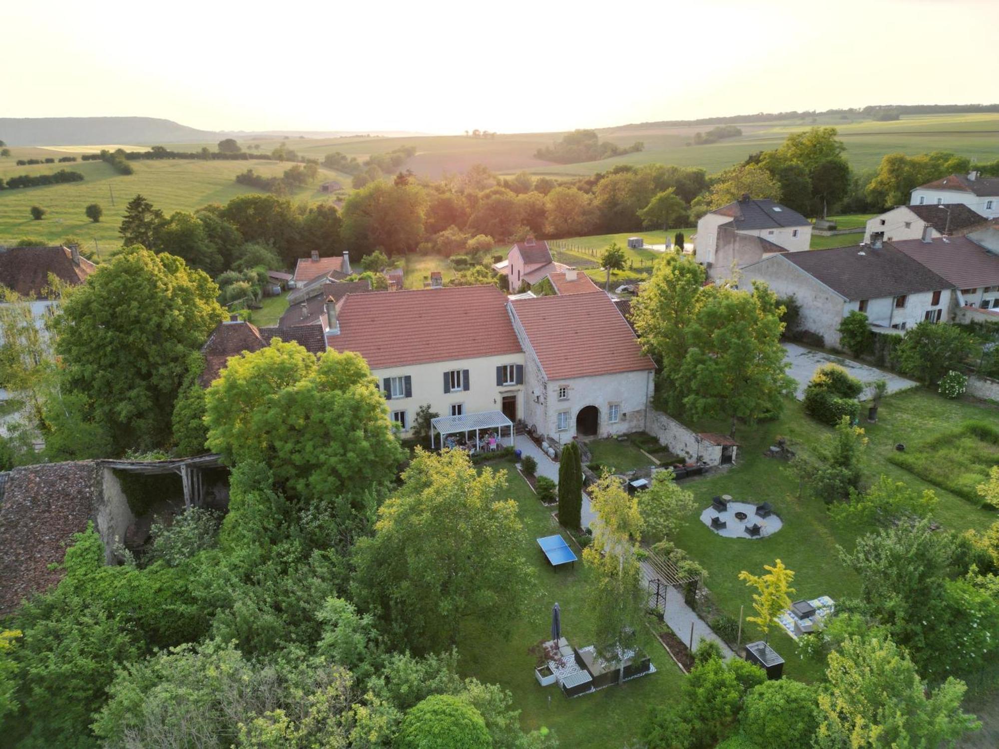 Maison Egalite Melay  Buitenkant foto